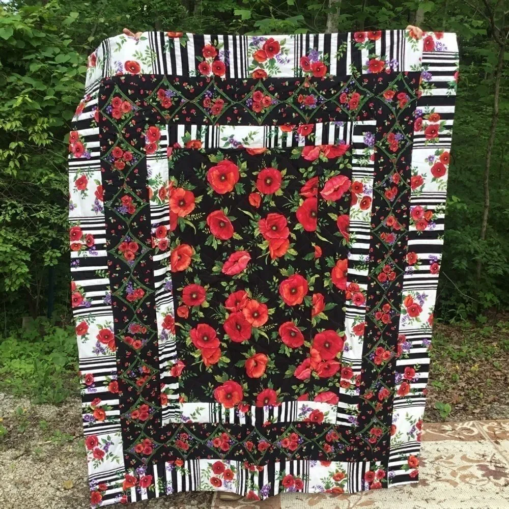 NWT. Hand Crafted Gorgeous Poppies Large Quilt